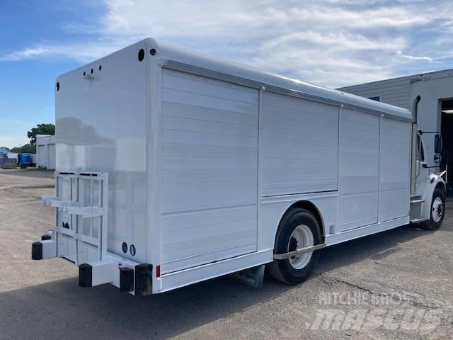 Freightliner M2 Gėrimų tiekimo sunkvežimiai