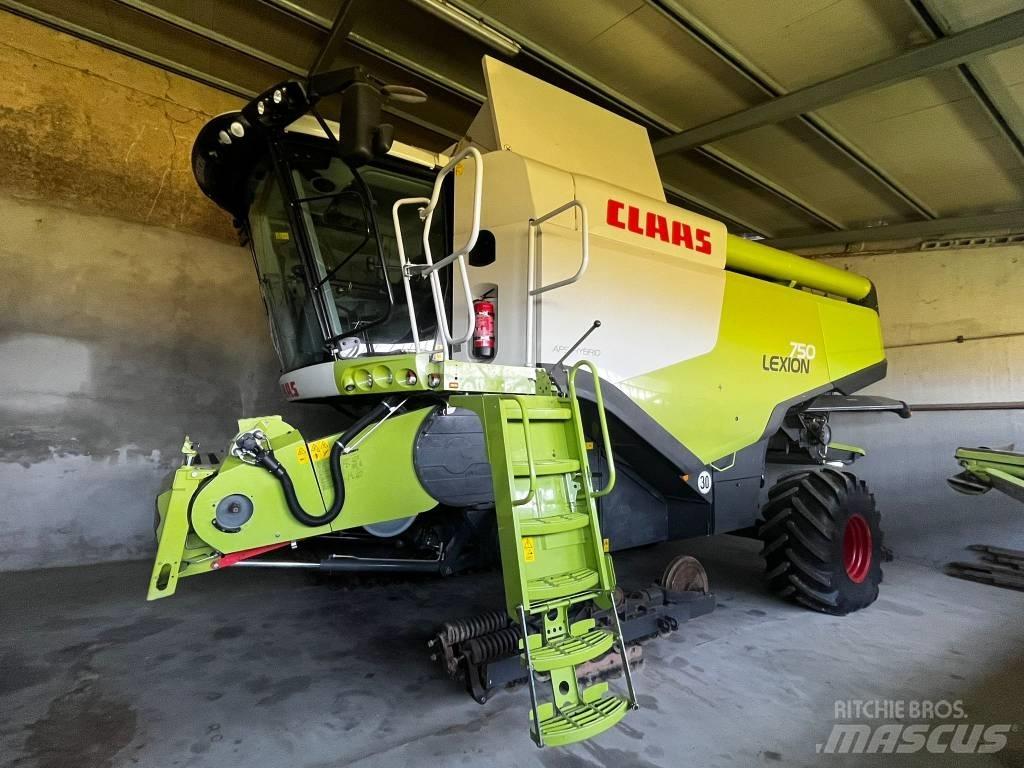 CLAAS LEXION 750 ACR Derliaus nuėmimo kombainai
