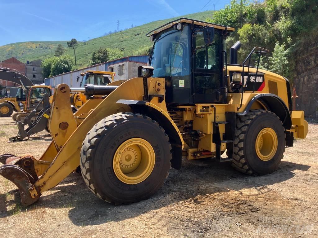 CAT 950 M Naudoti ratiniai krautuvai