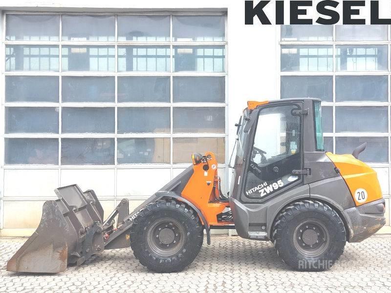 Hitachi ZW 95-6 Krautuvai su šoniniu pasukimu