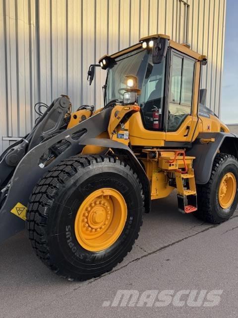 Volvo L 90 H Naudoti ratiniai krautuvai