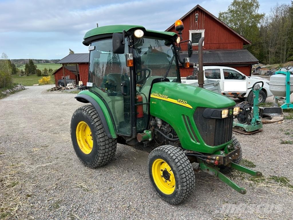 John Deere 3720 Traktoriai