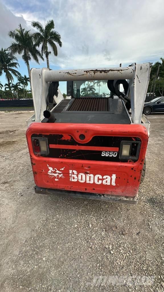 Bobcat S650 Krautuvai su šoniniu pasukimu
