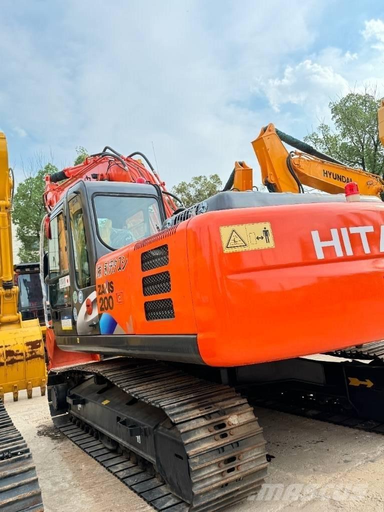 Hitachi ZX 200 Vikšriniai ekskavatoriai