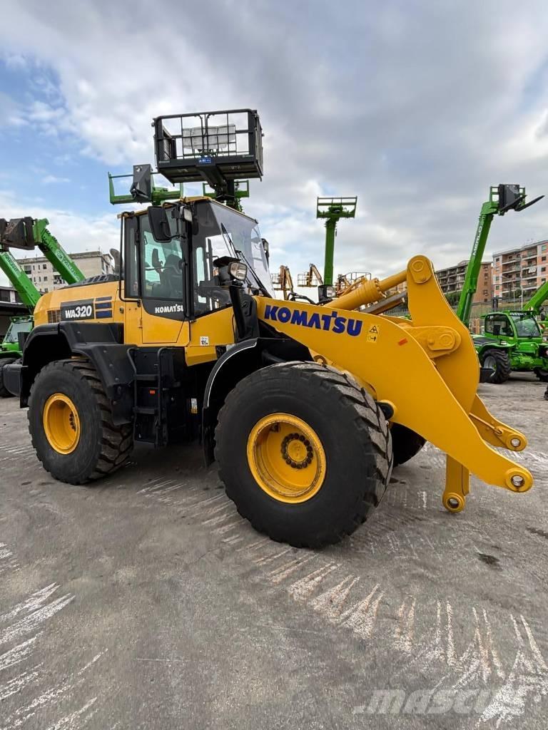 Komatsu WA 320-8 Naudoti ratiniai krautuvai