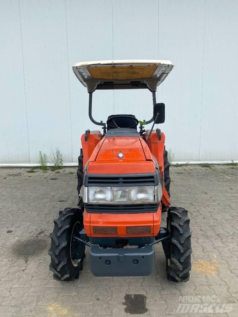 Kubota GL241 Naudoti kompaktiški traktoriai