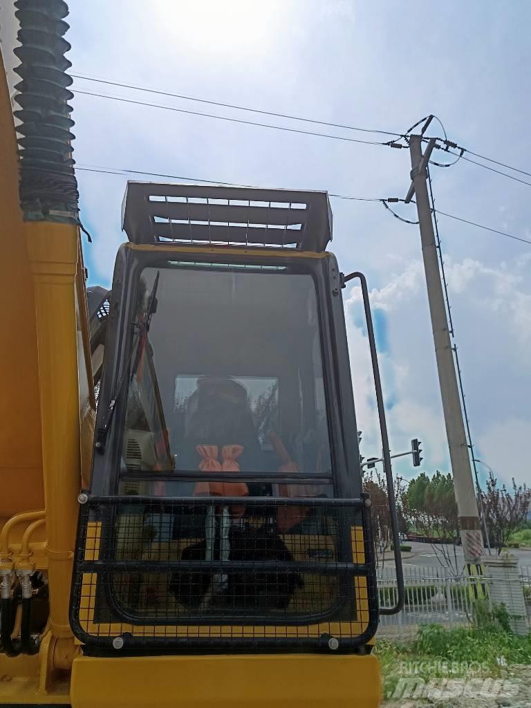 Komatsu PC 200 Vikšriniai ekskavatoriai