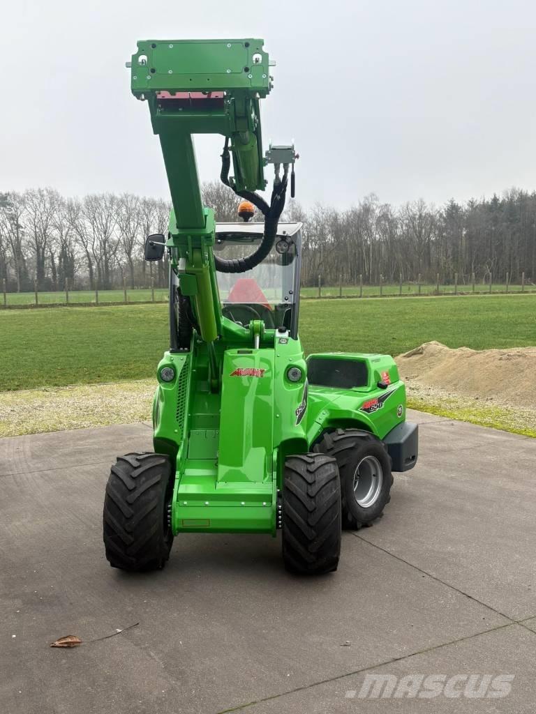 Avant 650 Daugiafunkciniai pakrovėjai