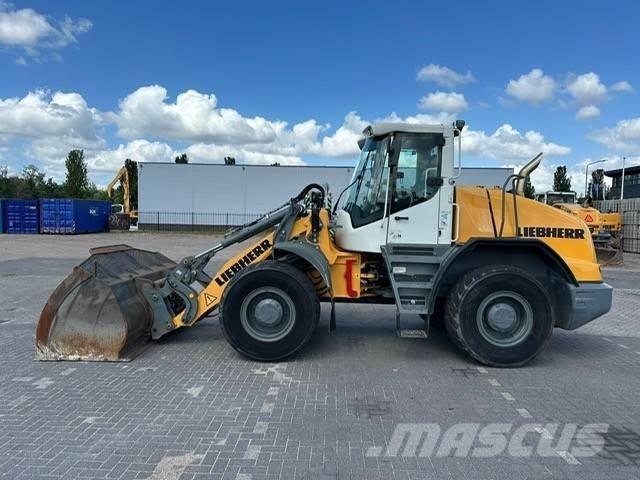 Liebherr L 538 Naudoti ratiniai krautuvai