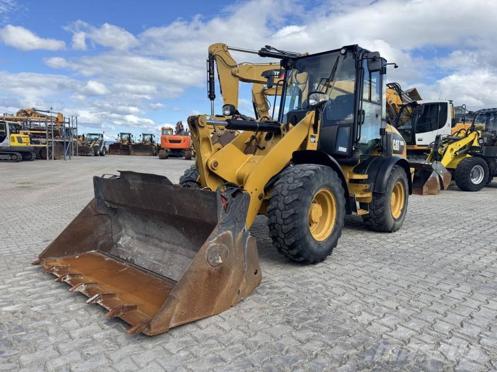 CAT 908M Naudoti ratiniai krautuvai