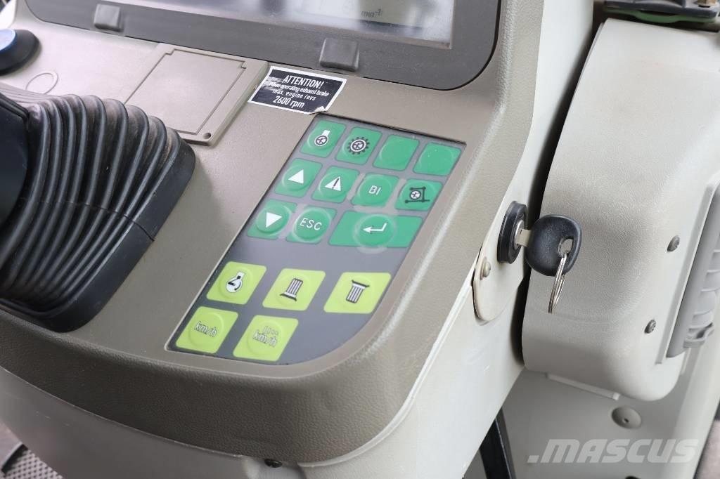 Fendt 820 Vario TMS Traktoriai