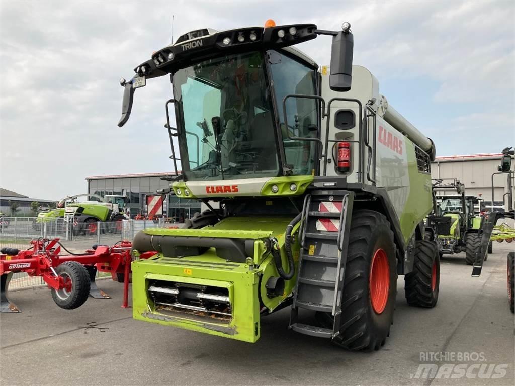 CLAAS Trion 520 Derliaus nuėmimo kombainai