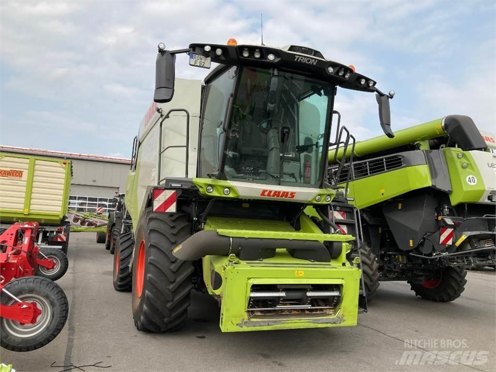 CLAAS Trion 520 Derliaus nuėmimo kombainai