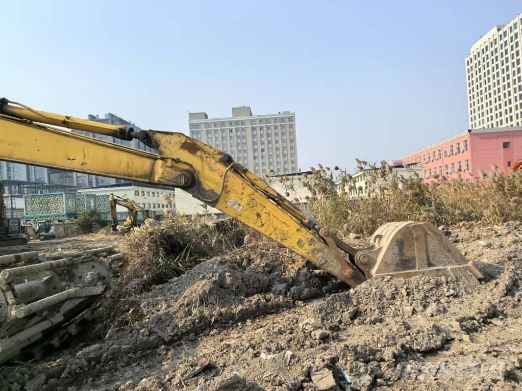 Komatsu PC 200-6 Amfibiniai ekskavatoriai