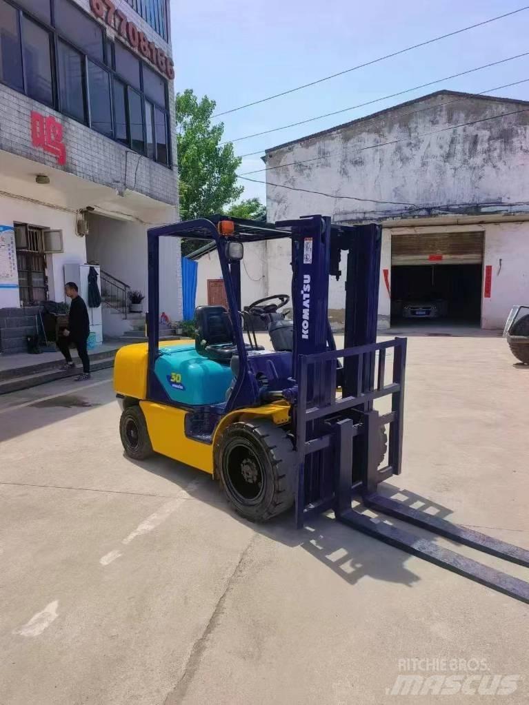 Komatsu FD 30 Dyzeliniai krautuvai