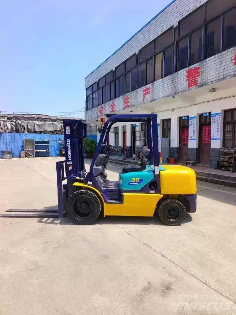 Komatsu FD 30 Dyzeliniai krautuvai