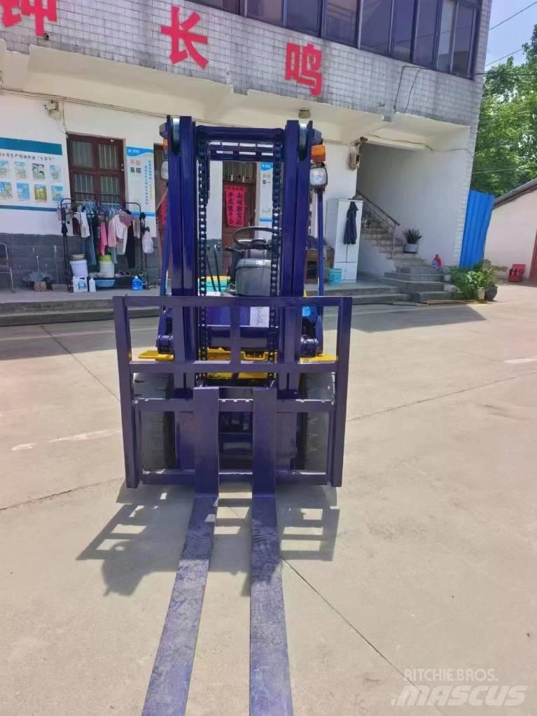 Komatsu FD 30 Dyzeliniai krautuvai