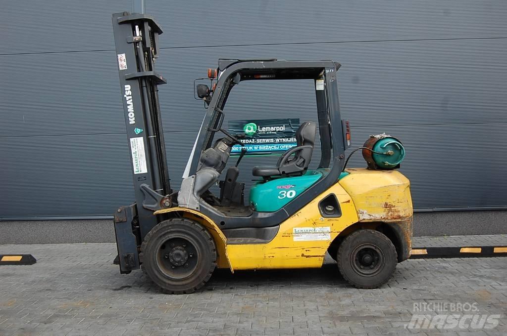Komatsu FG30C-16 Šakiniai krautuvai - Kita