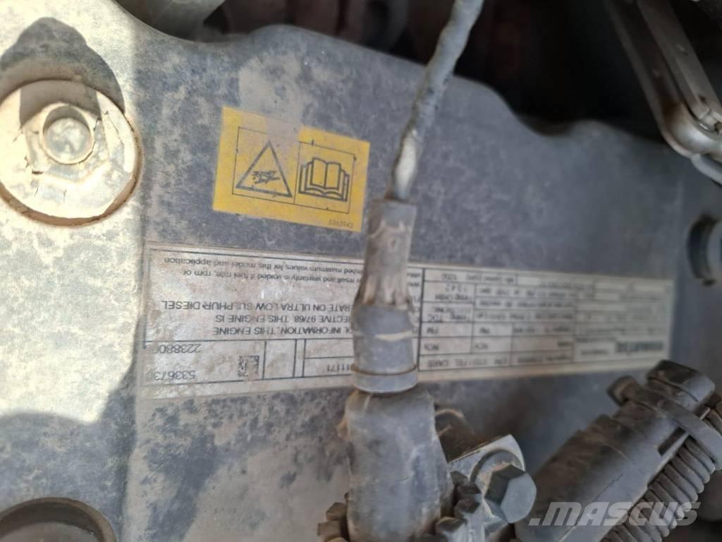 Komatsu PW 148-11 Ratiniai ekskavatoriai