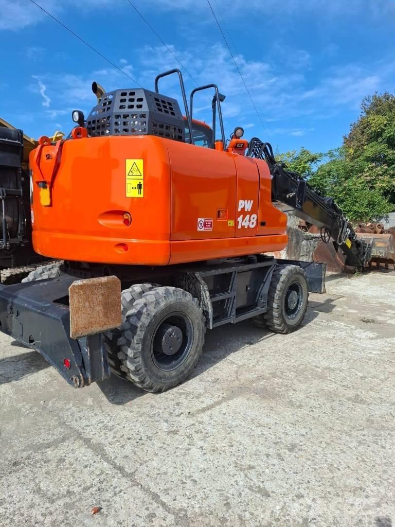 Komatsu PW 148-11 Ratiniai ekskavatoriai