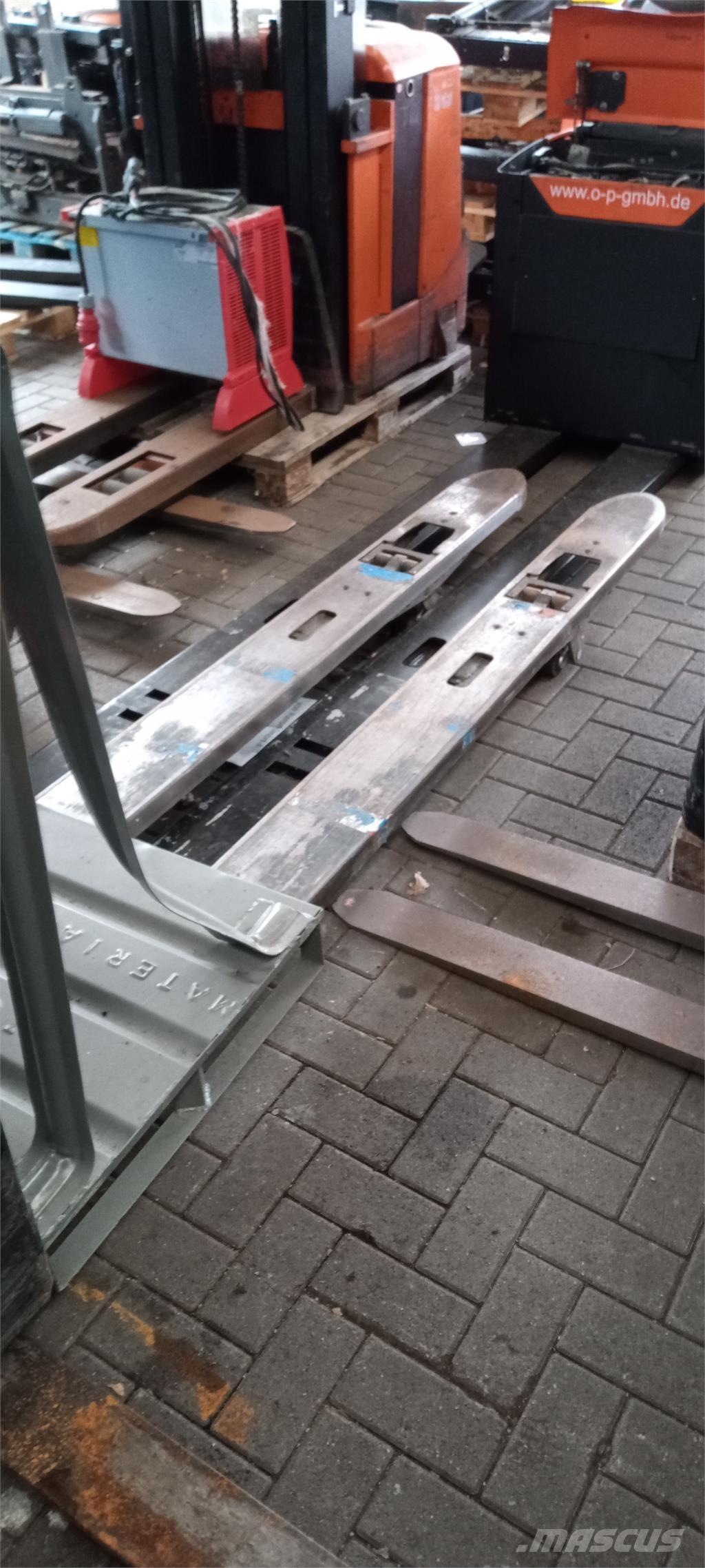 Toyota LPE 250 Rankiniai vėžimėliai