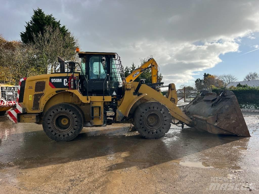 CAT 950 M Naudoti ratiniai krautuvai