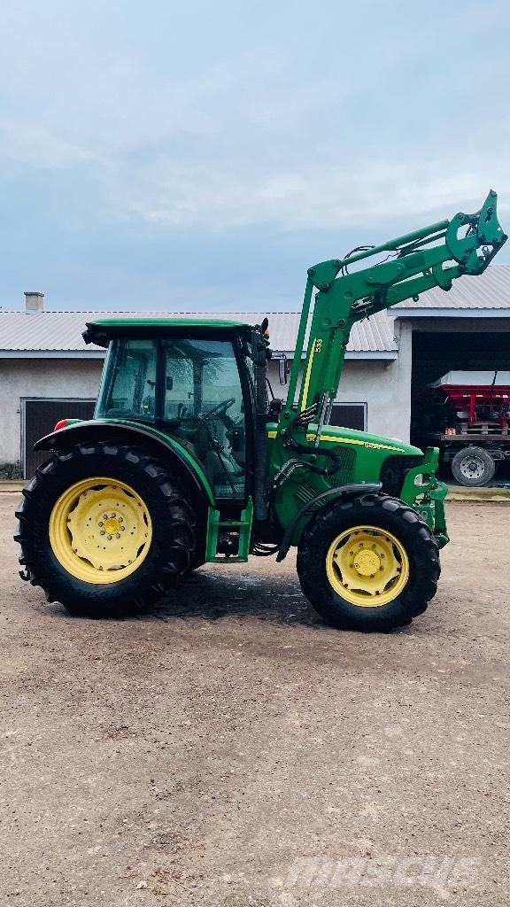 John Deere 5820 Traktoriai