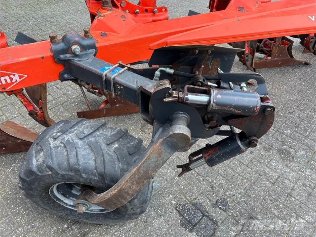 Kuhn VM 1525T Plūgai