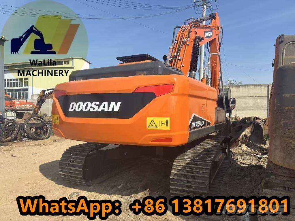 Doosan DX 225 LCA Vikšriniai ekskavatoriai