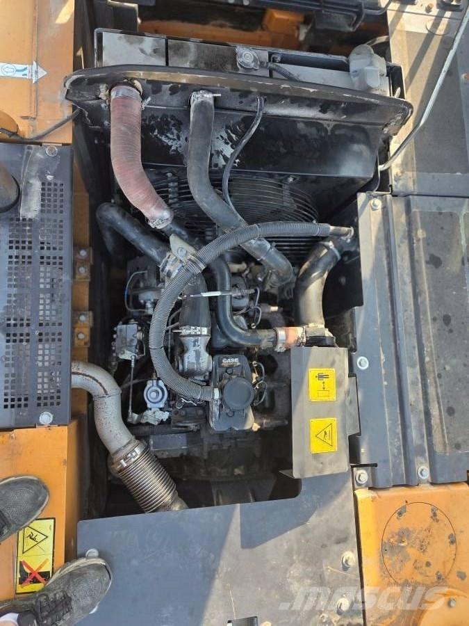 CASE WX 148 Ratiniai ekskavatoriai