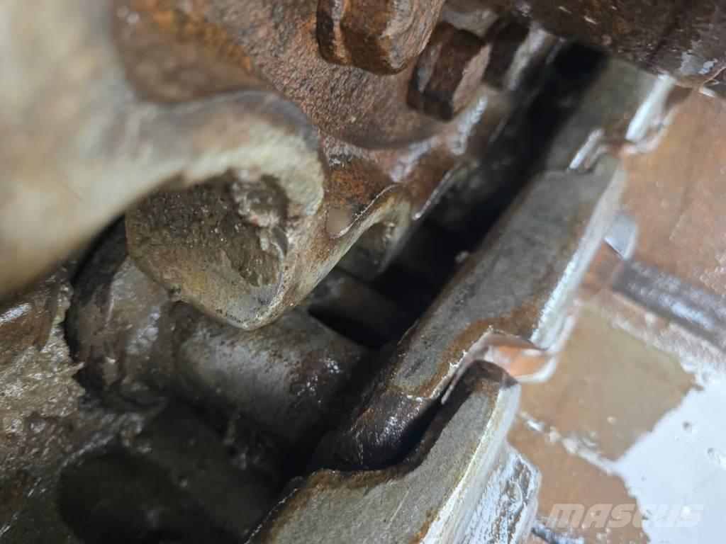 Hitachi ZX 210 Vikšriniai ekskavatoriai