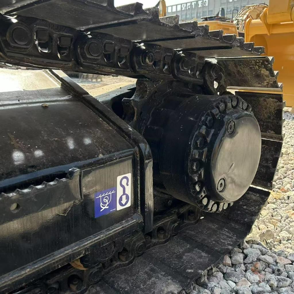 CAT 325D2L Vikšriniai ekskavatoriai