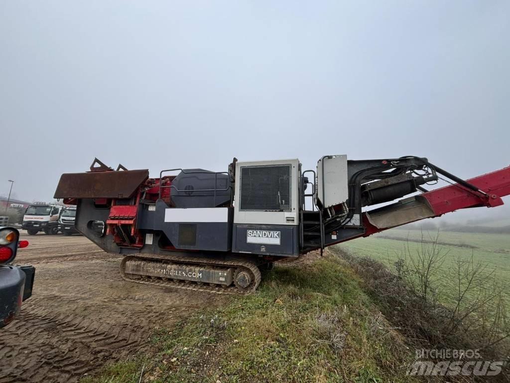 Sandvik QJ 241 Mobilūs smulkintuvai