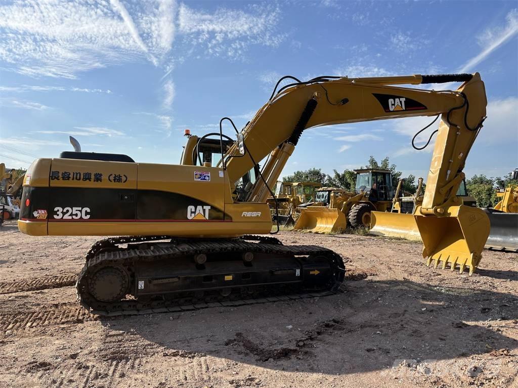 CAT 325C Vikšriniai ekskavatoriai
