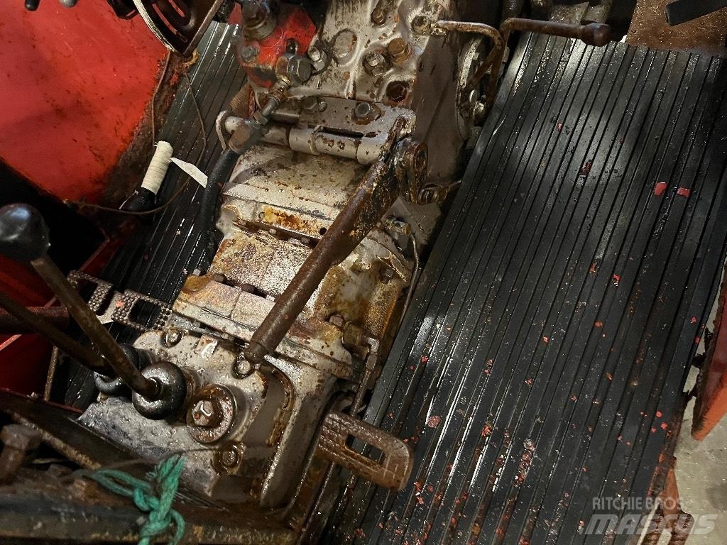 Massey Ferguson 168 Traktoriai