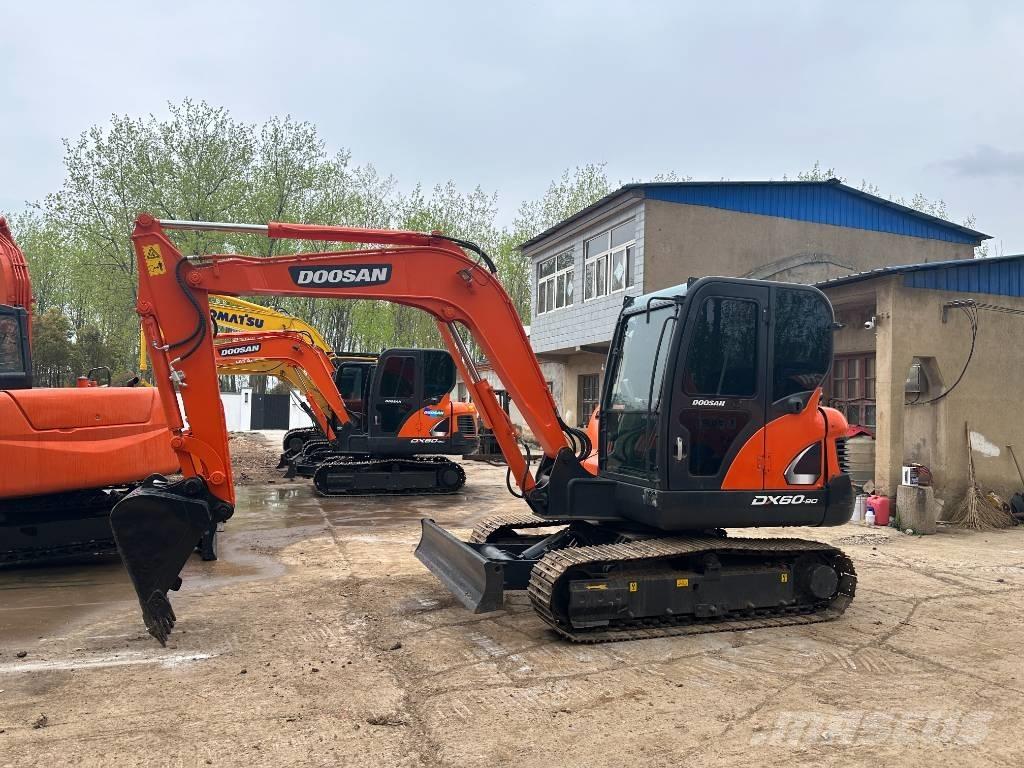 Doosan DX60 Vikšriniai ekskavatoriai