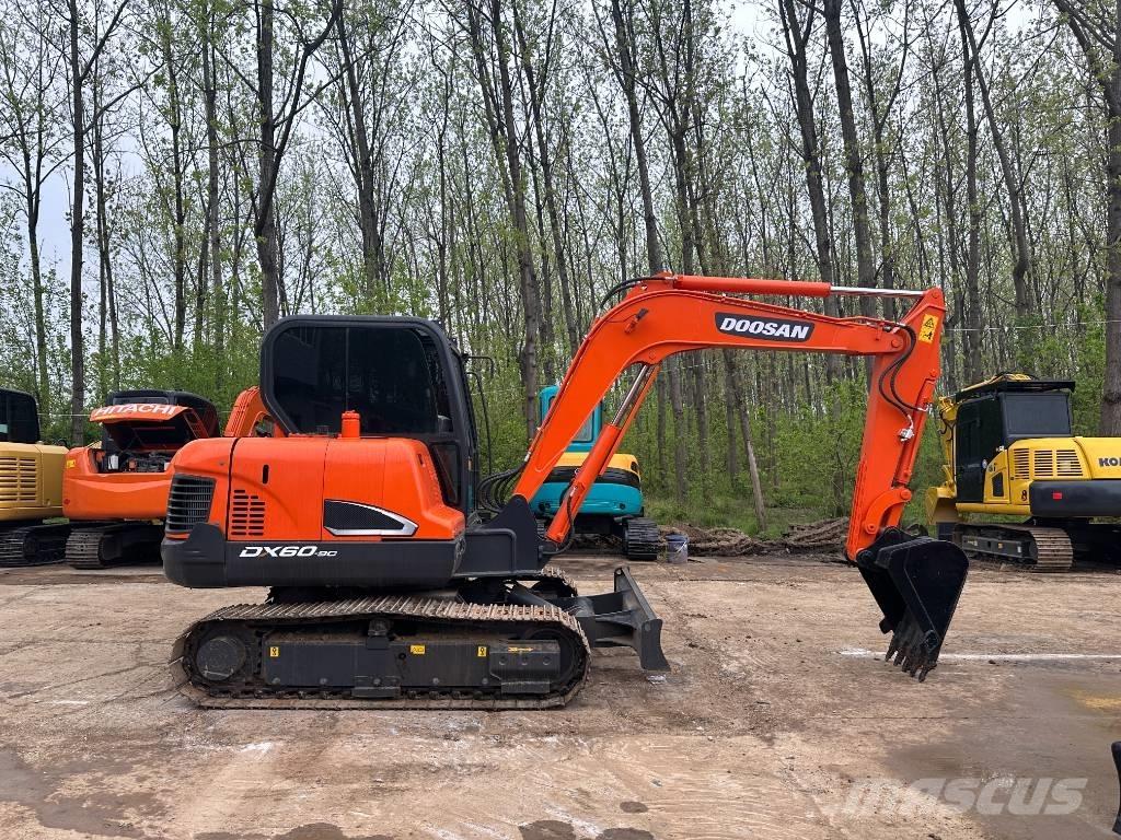 Doosan DX60 Vikšriniai ekskavatoriai