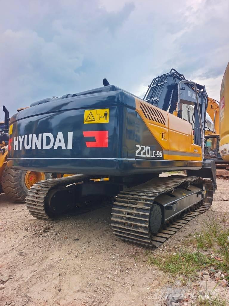 Hyundai 220LC-9S Vikšriniai ekskavatoriai
