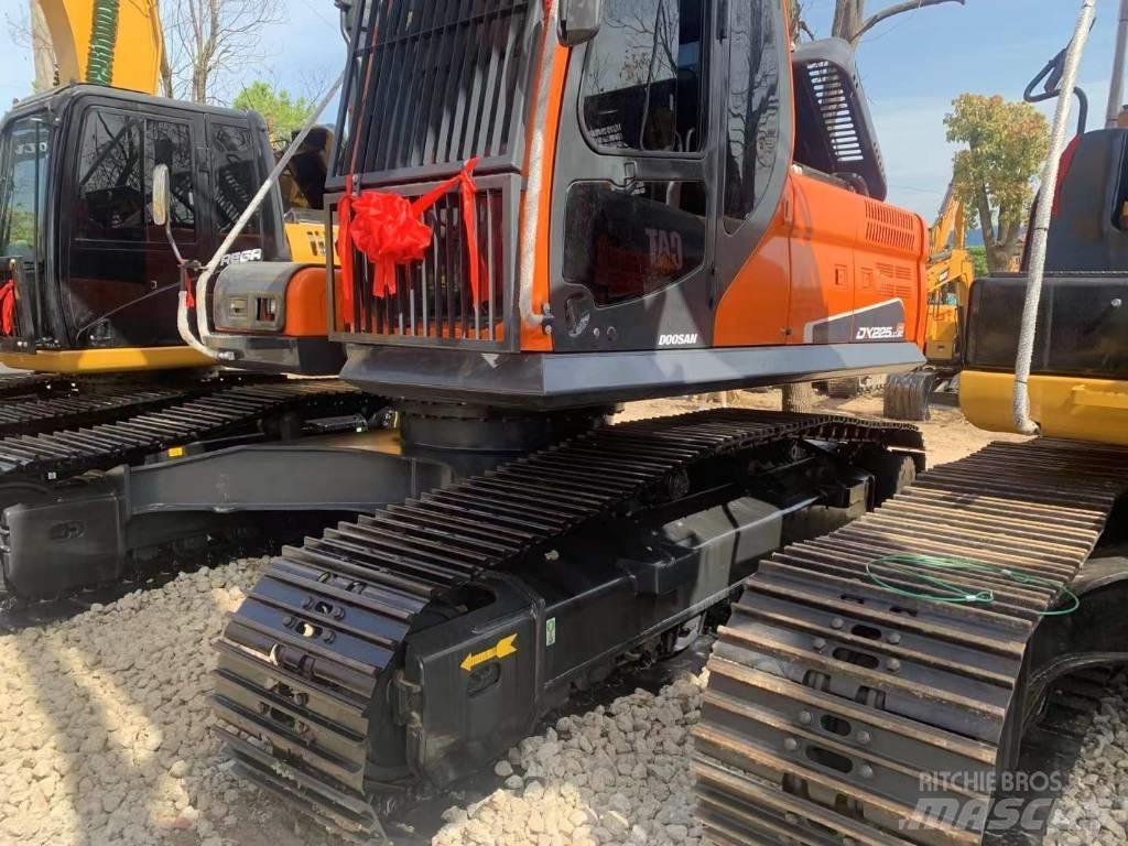 Doosan DX 225 Vikšriniai ekskavatoriai
