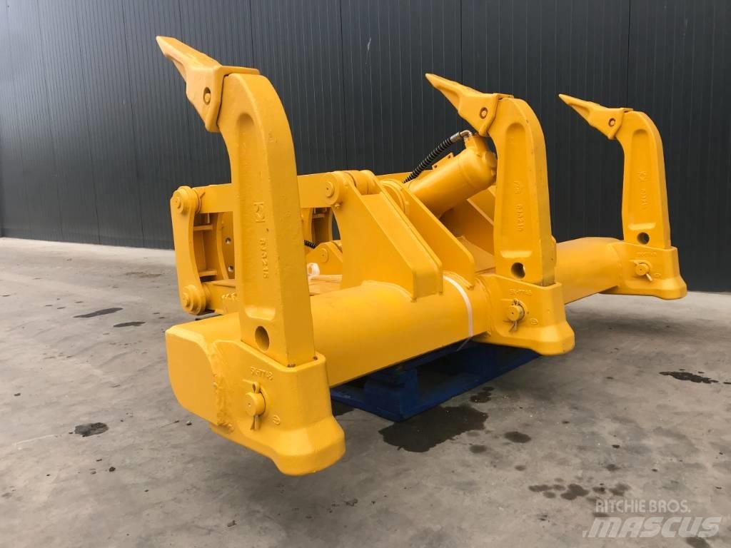 Komatsu D65 Kultivatoriai-purentuvai