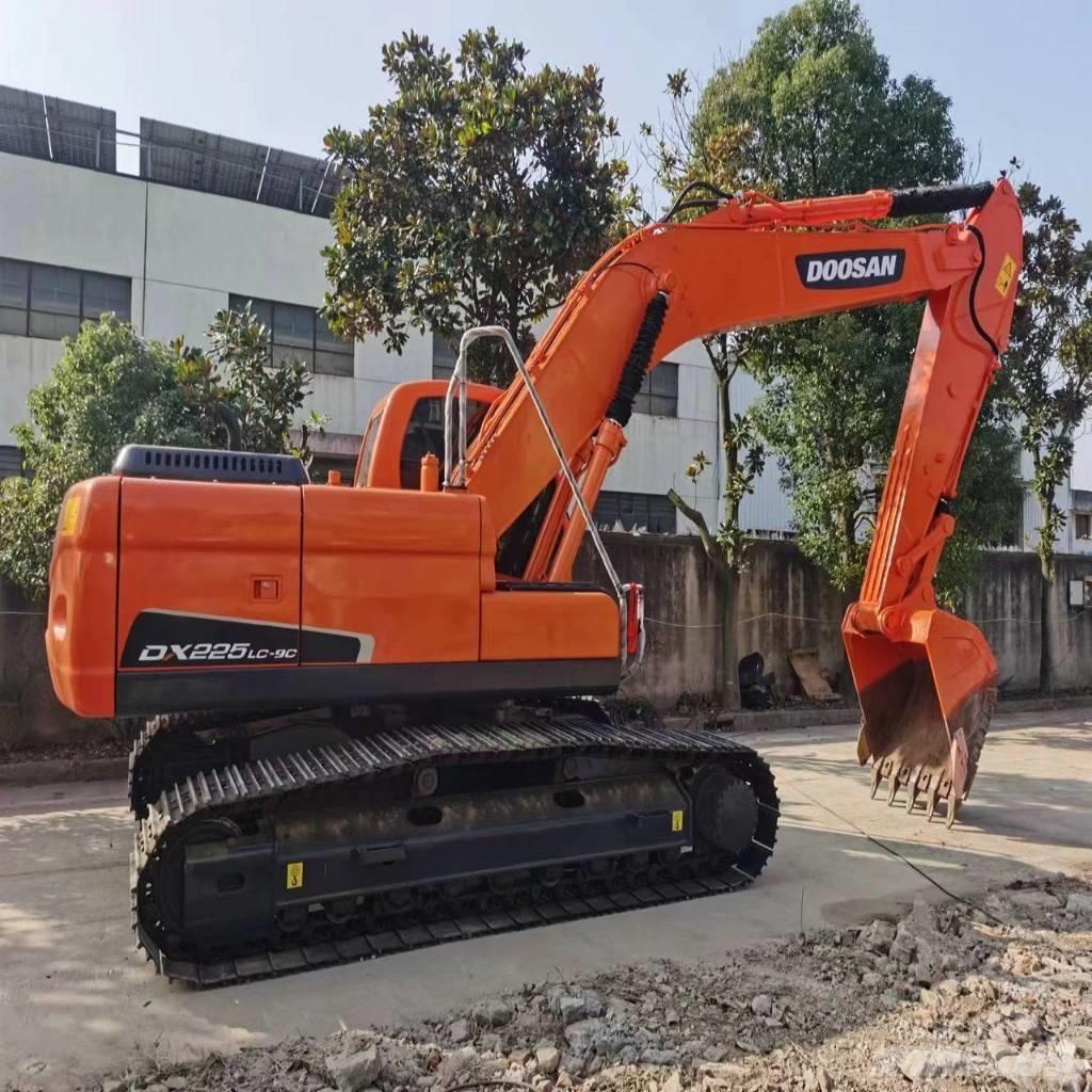 Doosan DX225LC-9C Vikšriniai ekskavatoriai