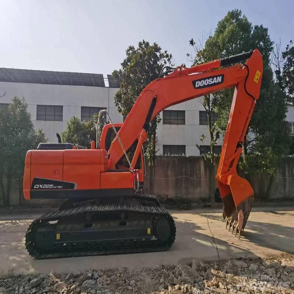 Doosan DX225LC-9C Vikšriniai ekskavatoriai