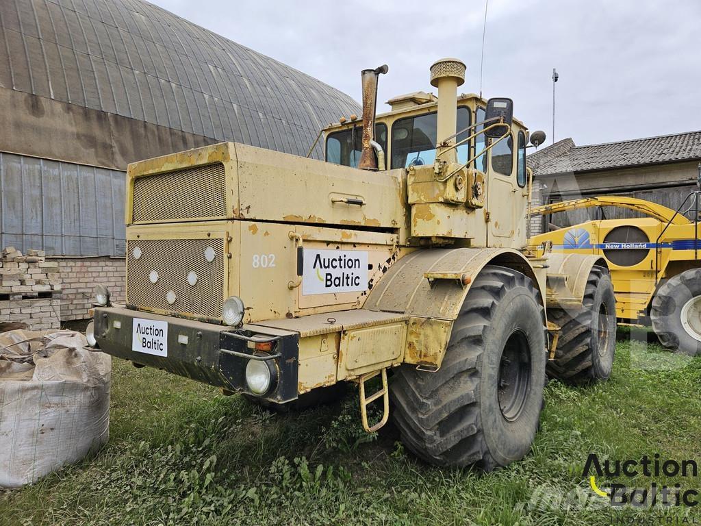  Kirovec K-701 Traktoriai