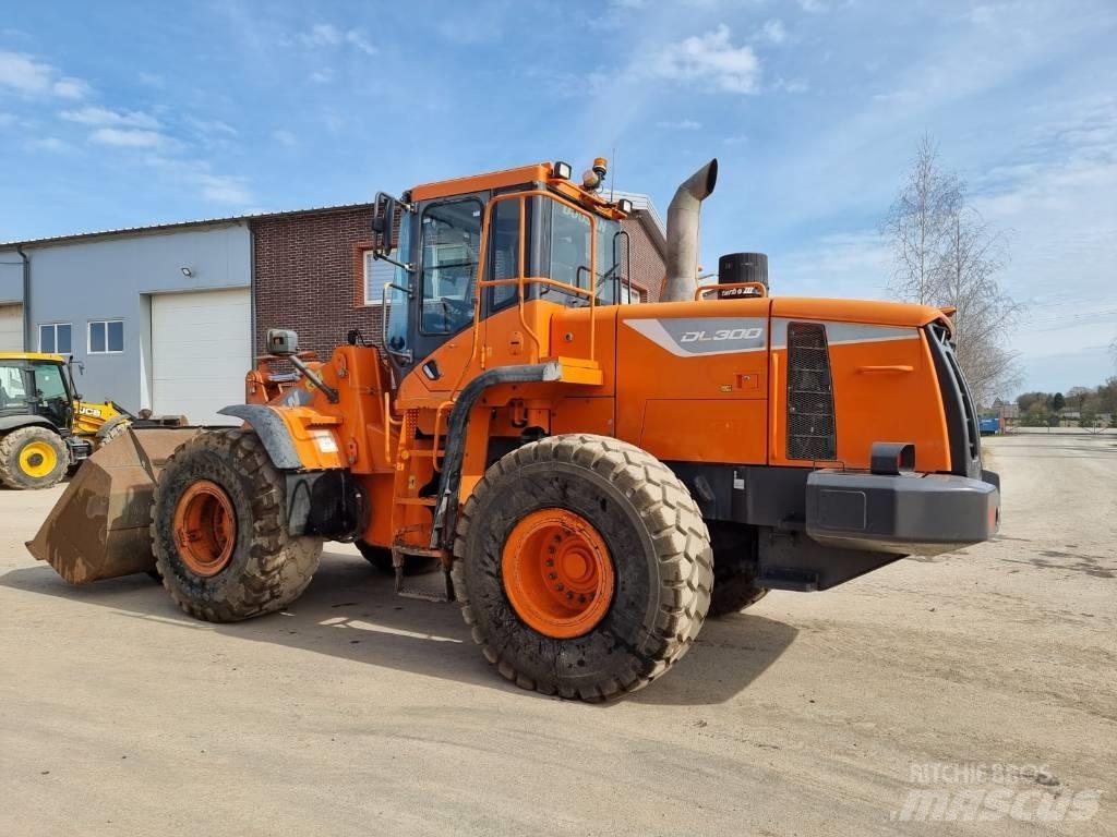 Doosan DL 300-5 Naudoti ratiniai krautuvai