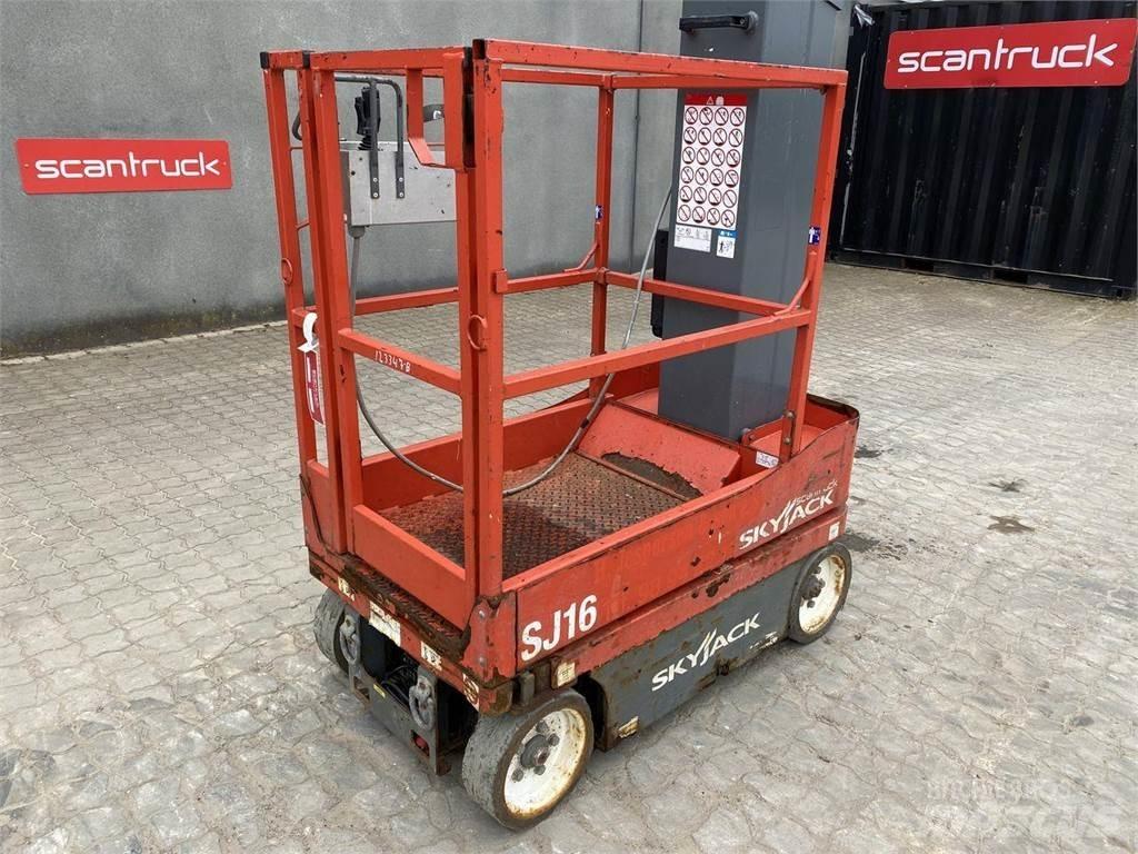 SkyJack SJ16 Vertikalūs stiebiniai keltuvai