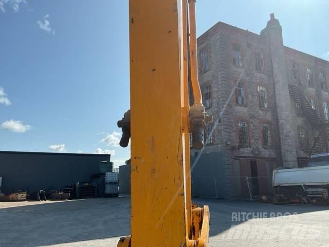 JCB 140XLC Vikšriniai ekskavatoriai