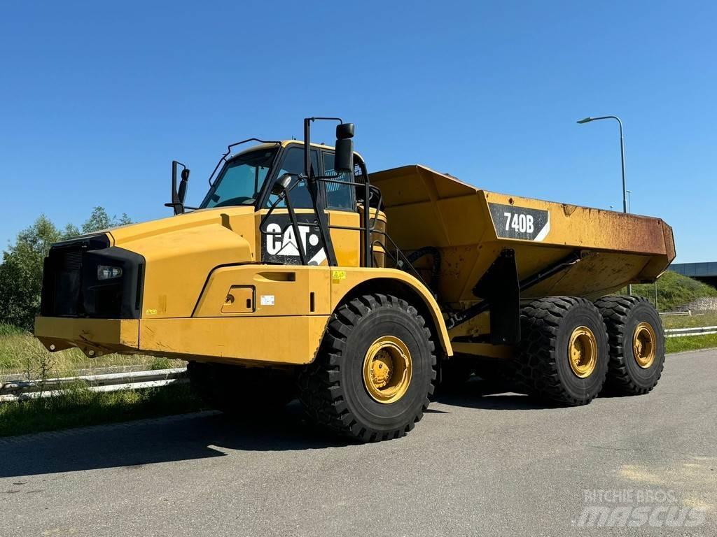 CAT 740B Karjeriniai savivarčiai