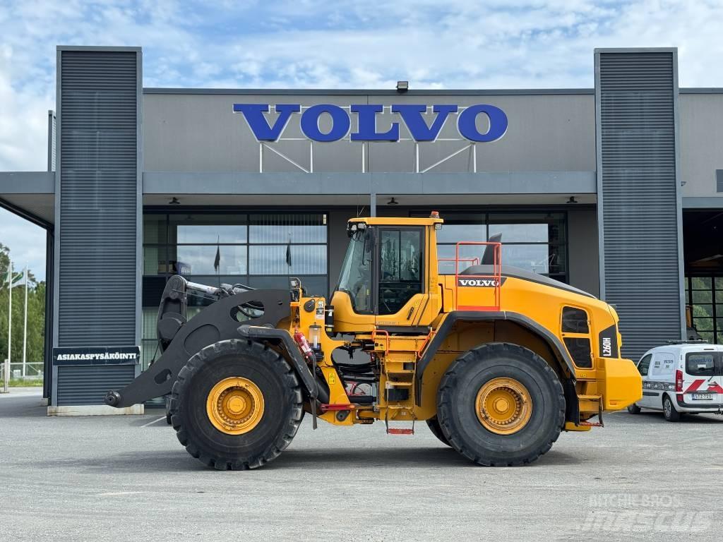 Volvo L 260 H Naudoti ratiniai krautuvai