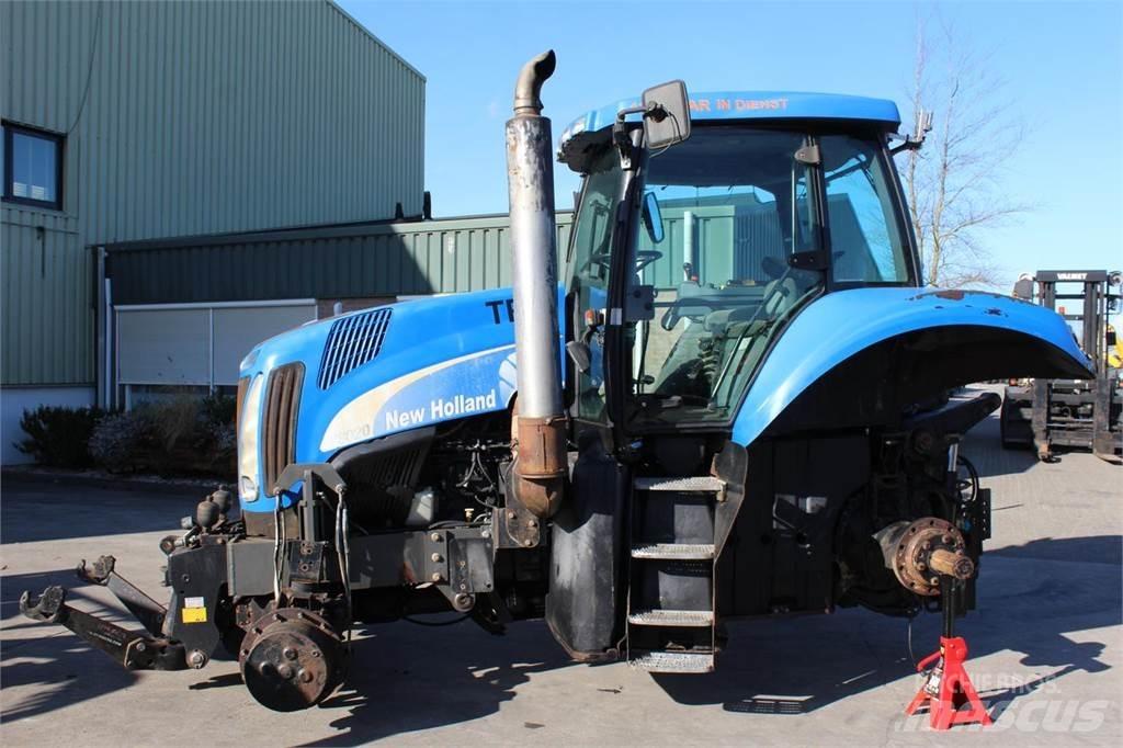 New Holland T8020 Traktoriai
