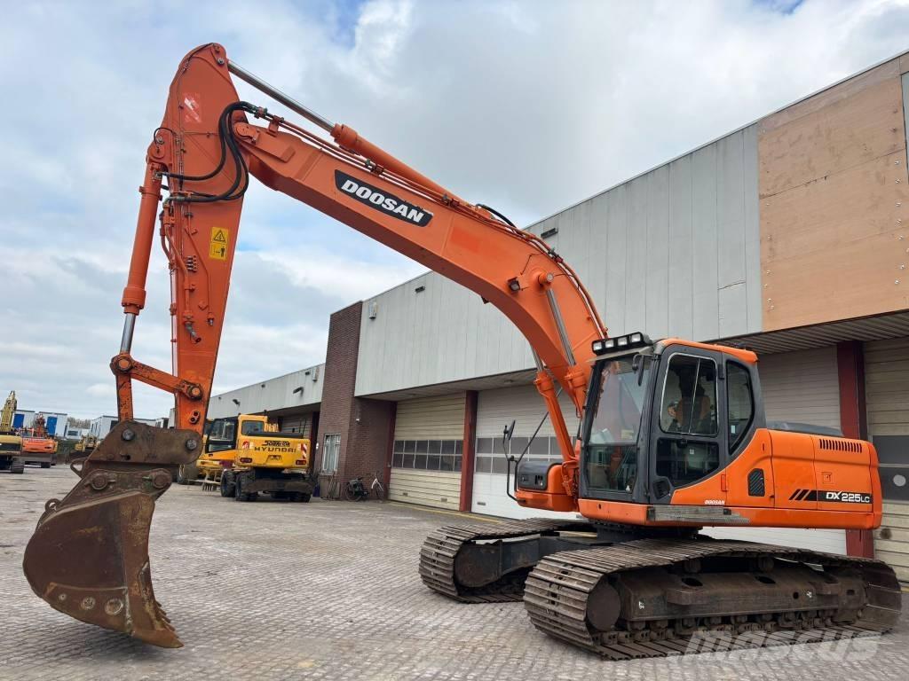 Doosan DX 225 LC Vikšriniai ekskavatoriai